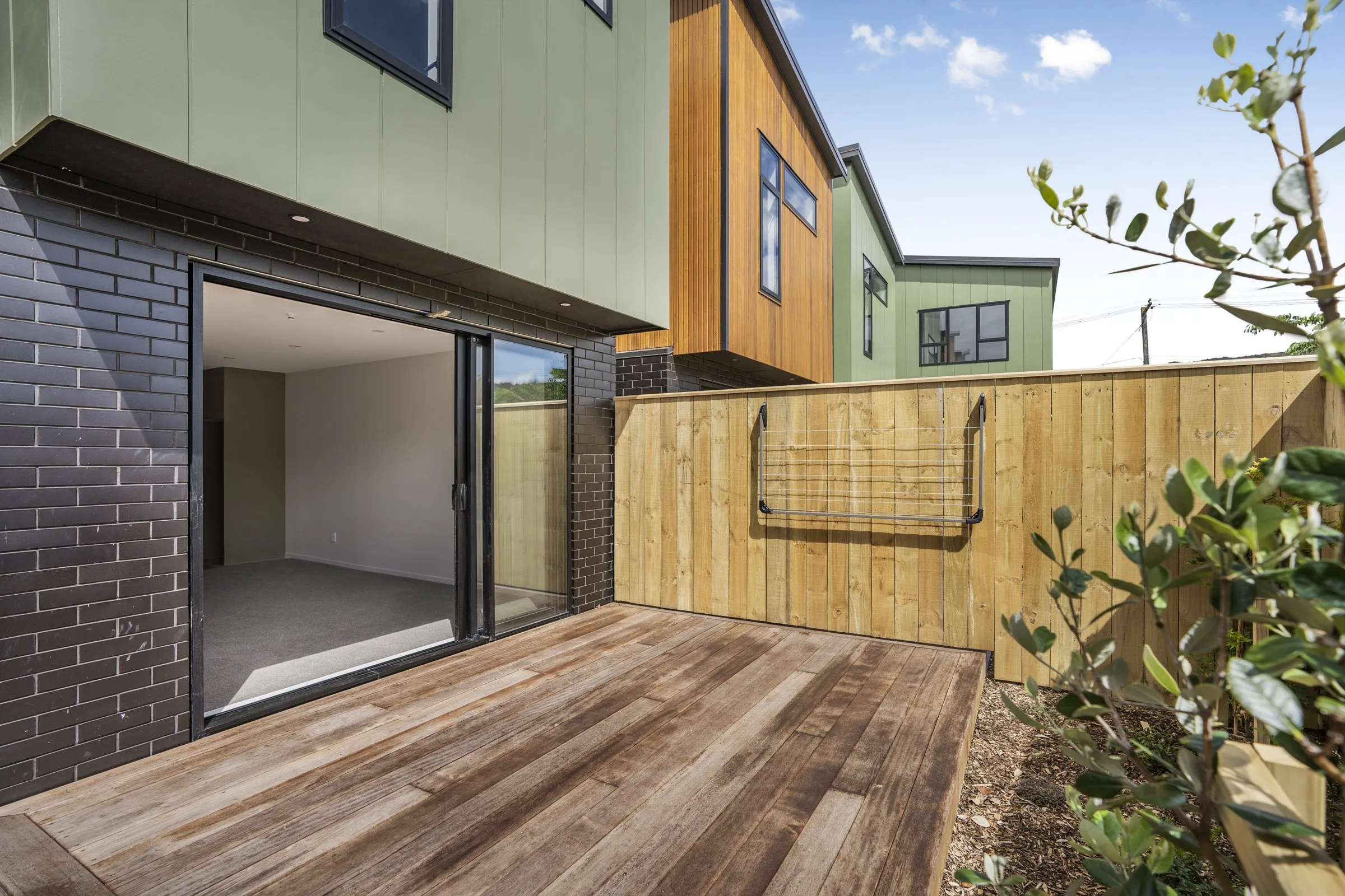 Deck and garden behind a townhouse